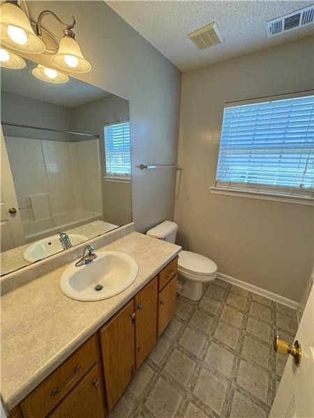 Building Photo - 115 Nandina Wy