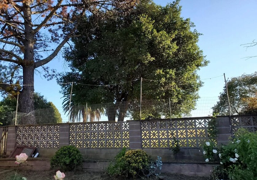 Building Photo - 6901 Sunkist Dr