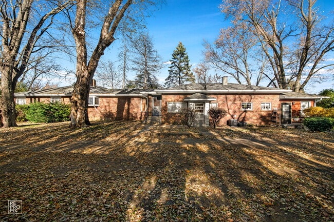 Building Photo - 32857 N Alleghany Rd