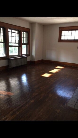Building Photo - 279 Sterling Ave
