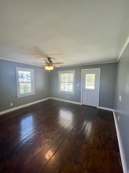 Building Photo - 112 Polk St