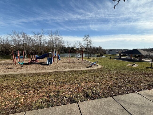 Building Photo - 569 Parkgate Dr