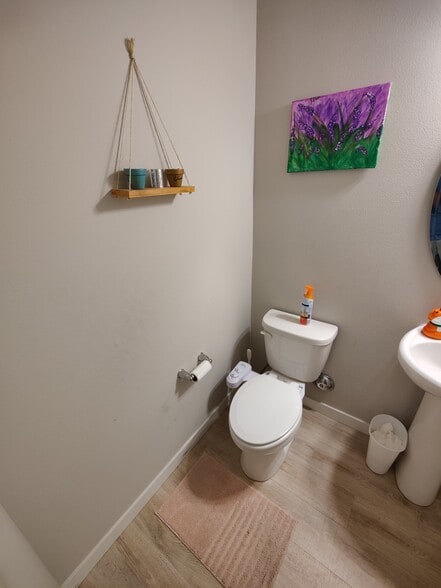 Half bath/ powder room in main floor - 1621 Seattle Hill Rd