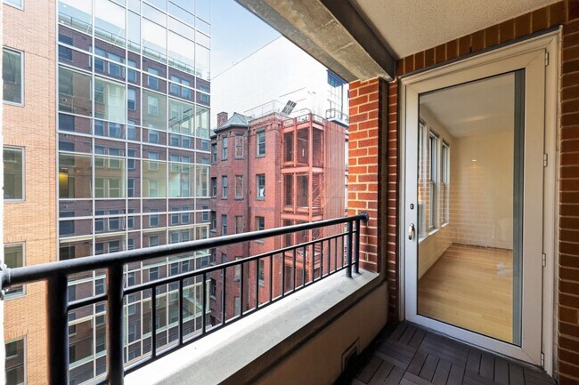 Building Photo - Penn Quarter 1BR Condo with Balcony, Garage Parking, Storage, Concierge, and Rooftop Deck.