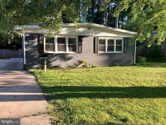 Building Photo - 7029 Woodley Ln