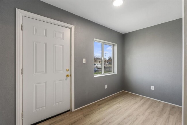 Building Photo - Single-family home with flexible leases - ...
