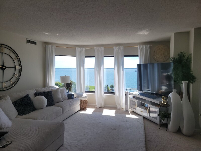 Building Photo - 7501 River Rd