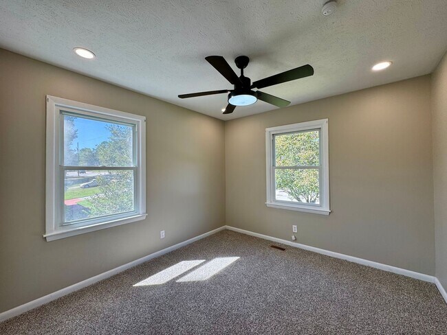 Building Photo - 1089 Torrey Dr