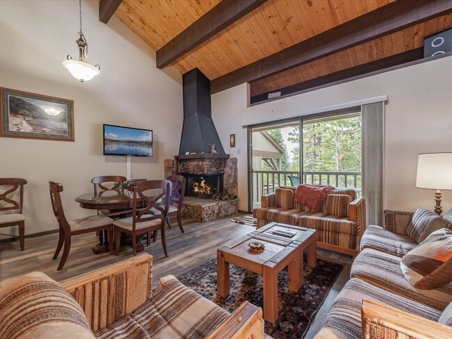 Building Photo - SKI LEASE: Townhome w/Fireplace, 2 Decks &...