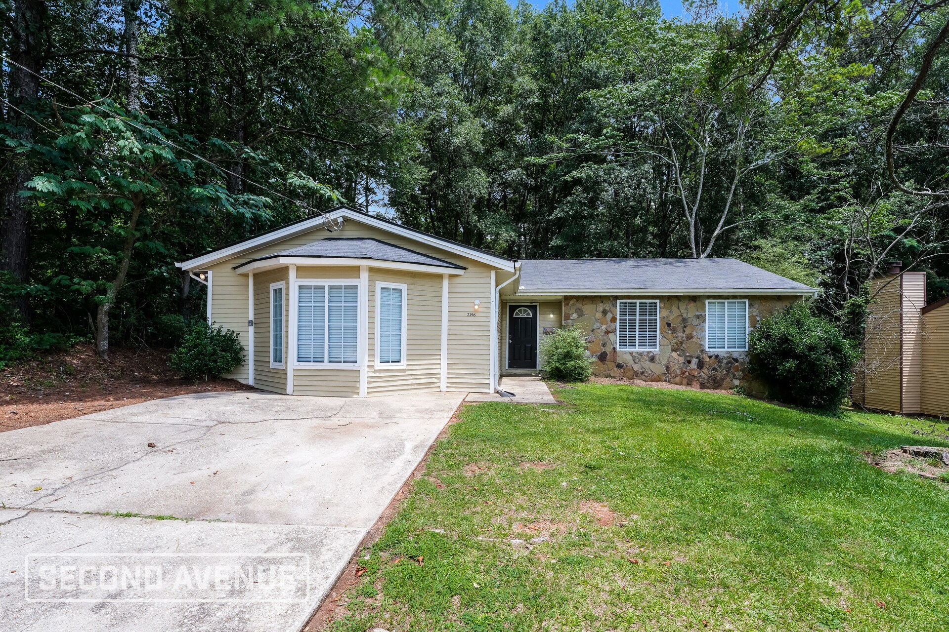 Building Photo - 2196 Scarbrough Dr