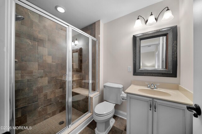 Building Photo - 302 Villa Dr
