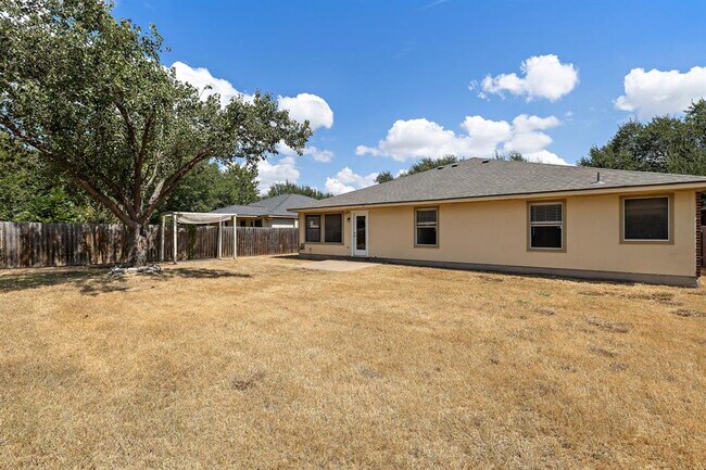 Building Photo - 2560 Vernell Way