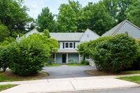 Building Photo - 211 Ross Stevenson Cir