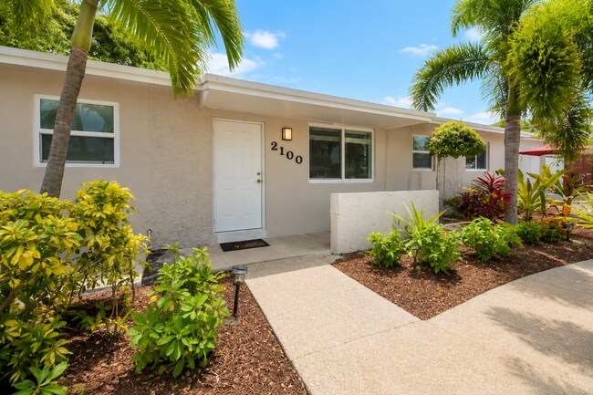 Building Photo - 2100 N Seacrest Blvd