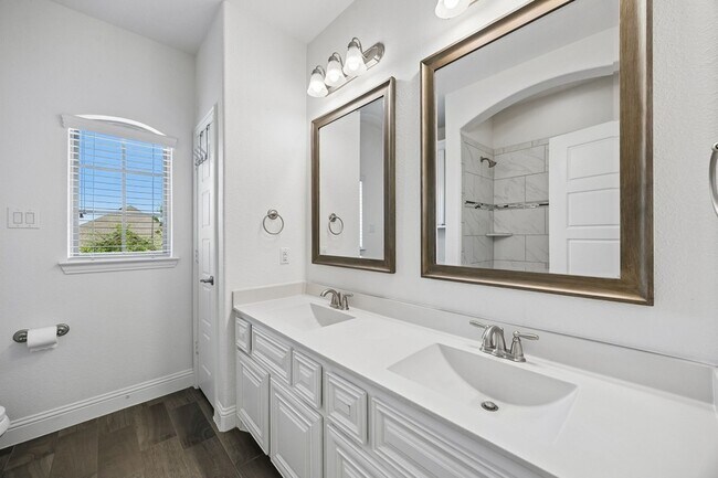 Building Photo - 15920 Gladewater Terrace