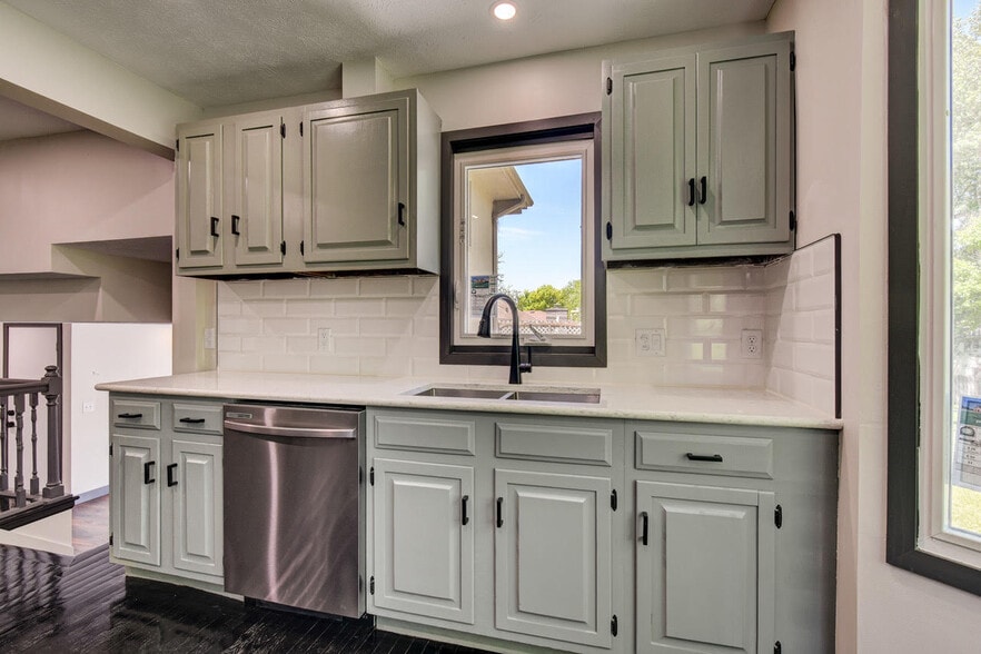 Kitchen3 - 11680 Meredith Ave