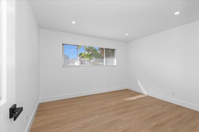 Building Photo - 6910 Eberhart St