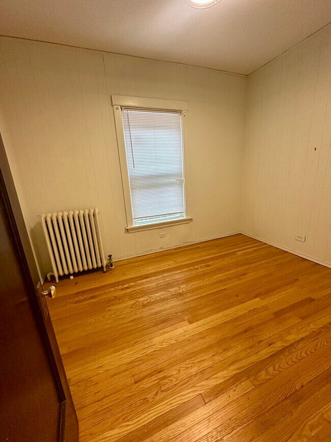 Building Photo - 6434 N Magnolia Ave