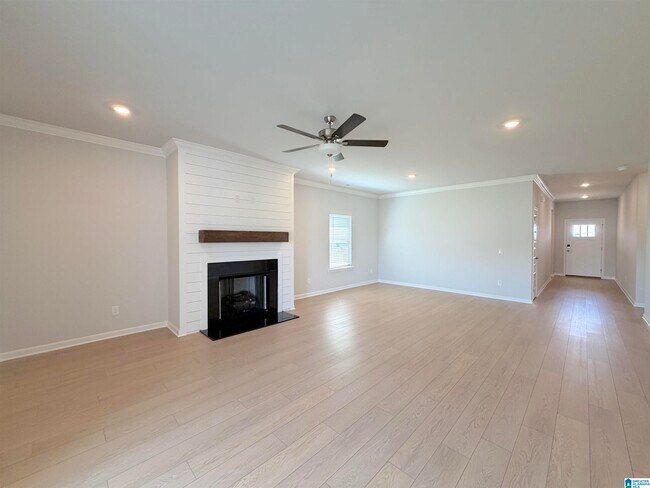 Building Photo - 234 Granby Ln
