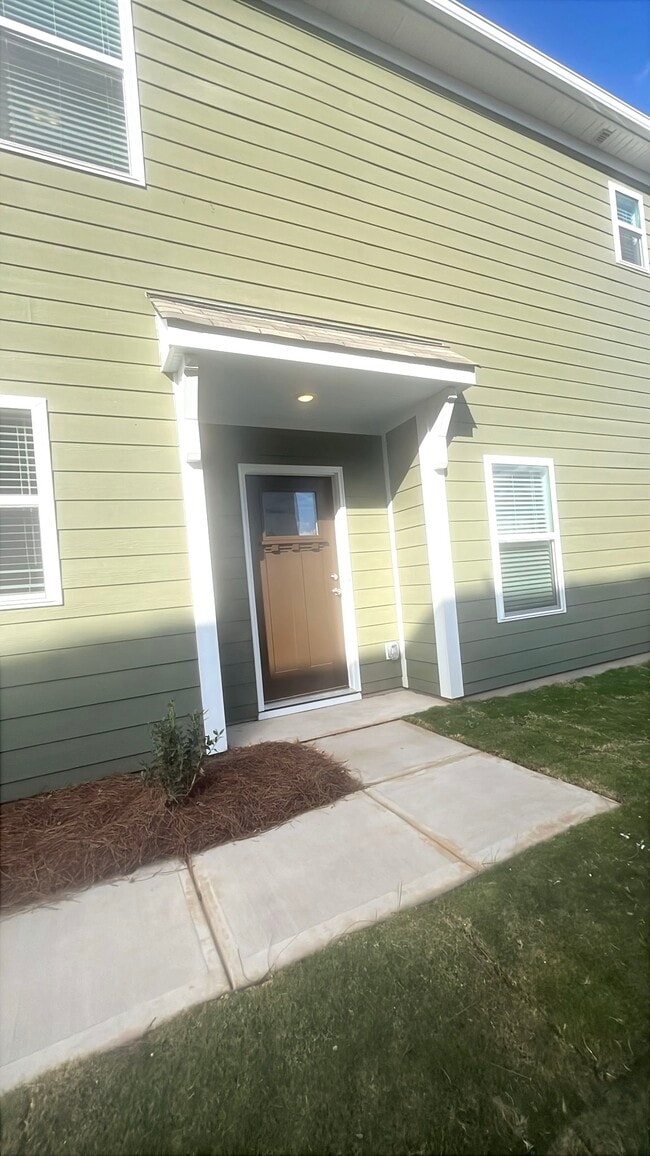 Building Photo - 761 Kitfox Dr NW