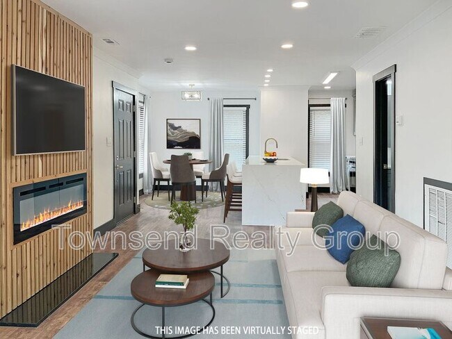 Building Photo - 3150 Driftwood Dr