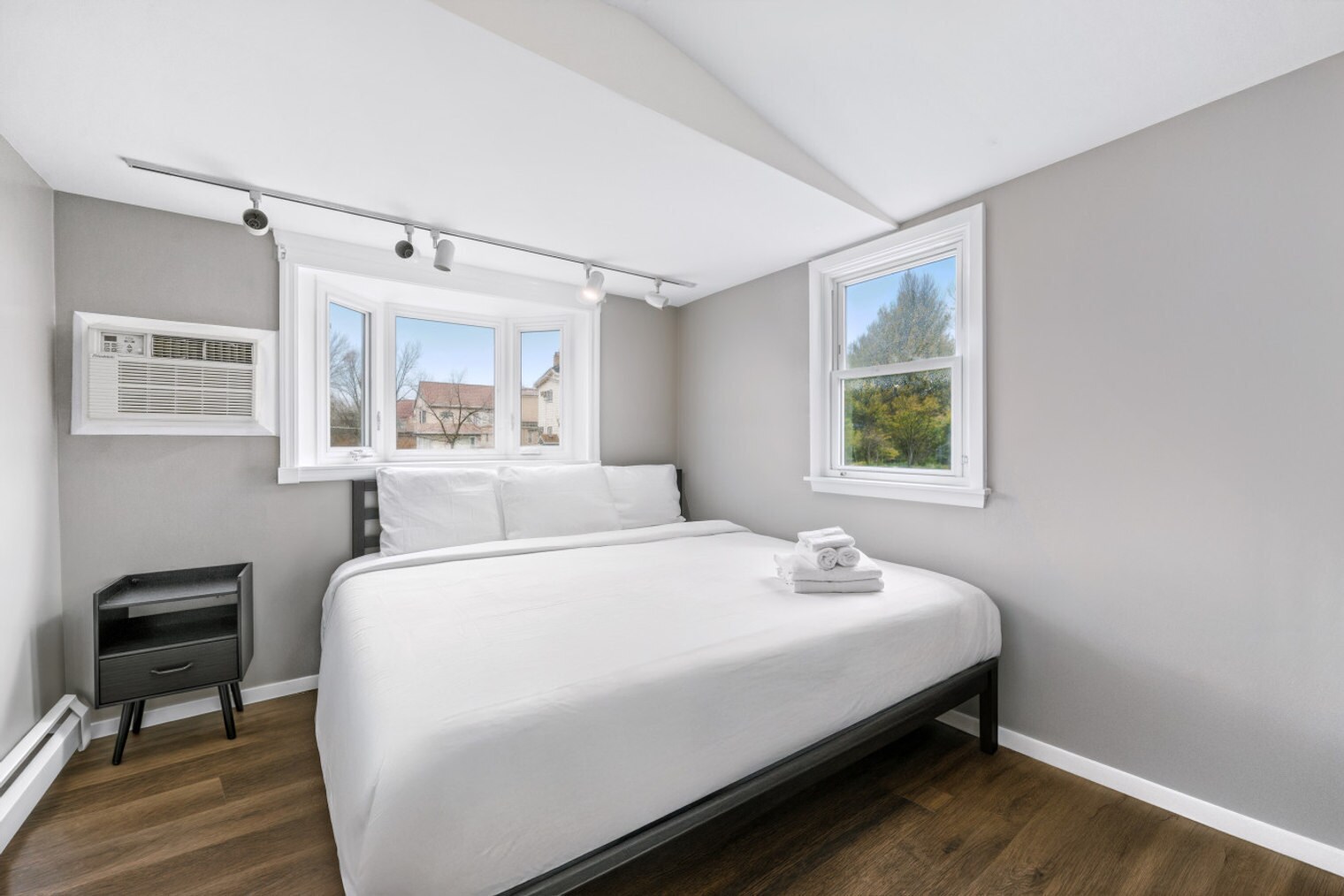 Building Photo - 529 Ave E