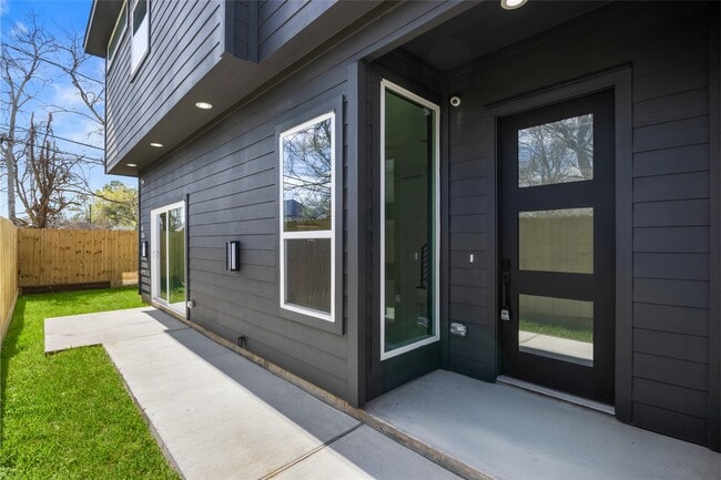 Building Photo - 5110 Westover St