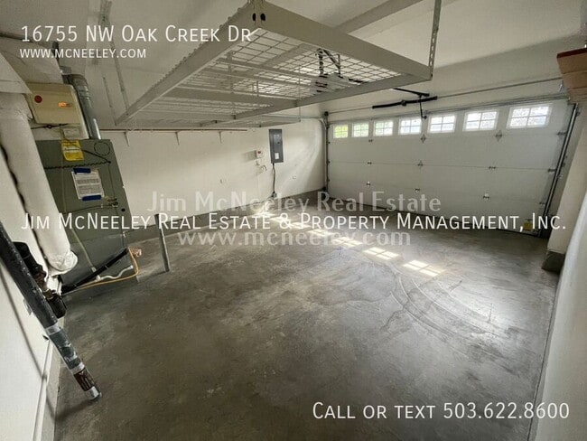 Building Photo - 16755 NW Oak Creek Dr