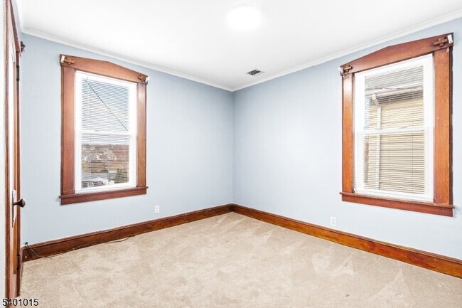 Building Photo - 486 Highland Ave