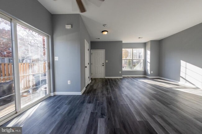 Building Photo - 7685 Duneiden Ln