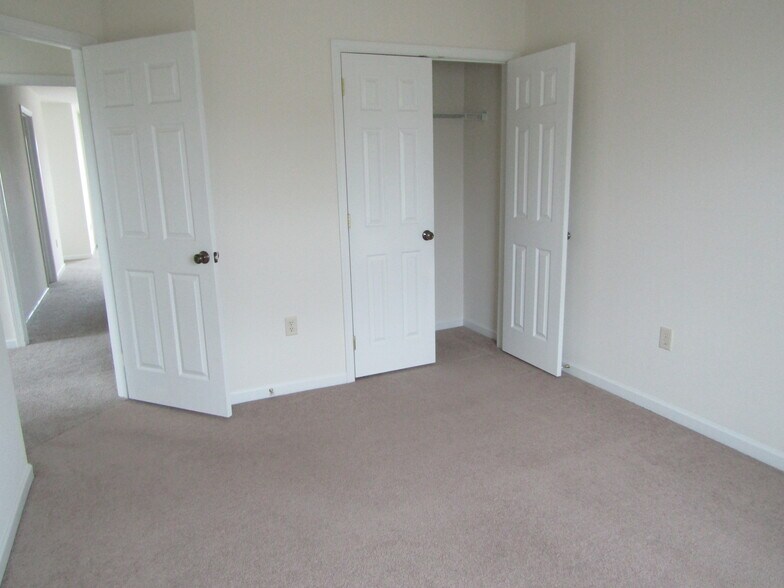 Building Photo - 318 Mount Olive Ln