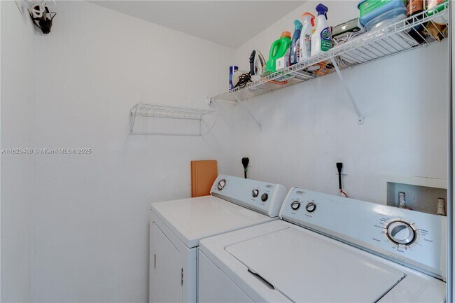 Building Photo - 11002 NW 83rd St