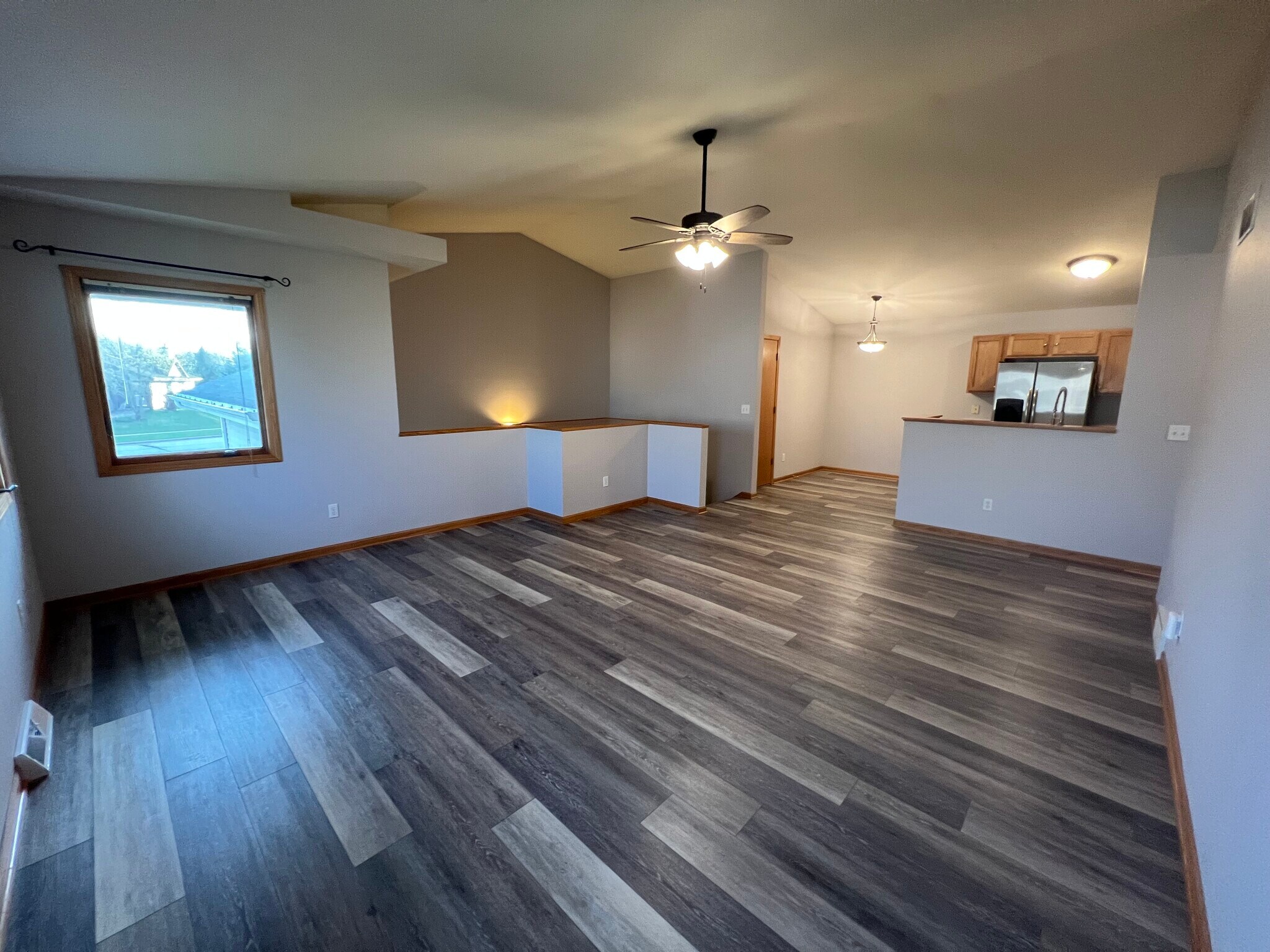 Building Photo - 611 Wellington Dr