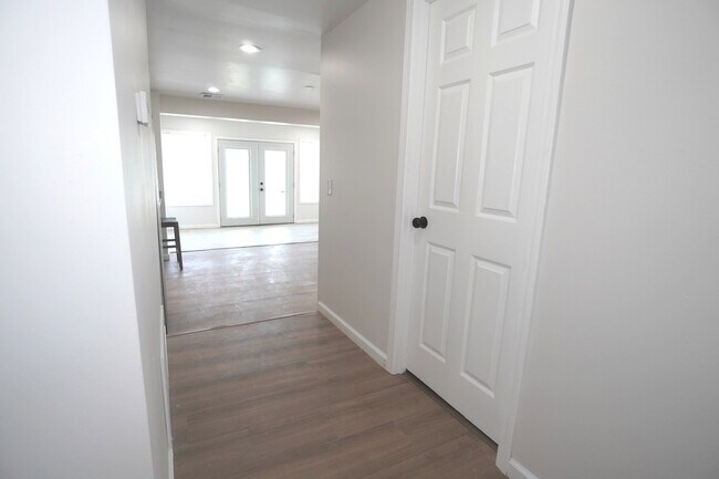 Building Photo - 5801 Juniper Ave