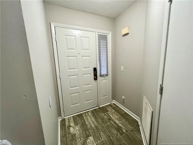 Building Photo - 6792 Willowbrook Dr