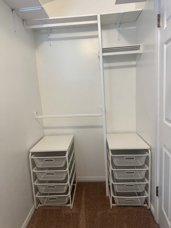 Building Photo - Beautiful studio apartment for rent in Dra...