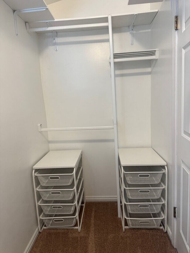 Building Photo - Beautiful studio apartment for rent in Draper!