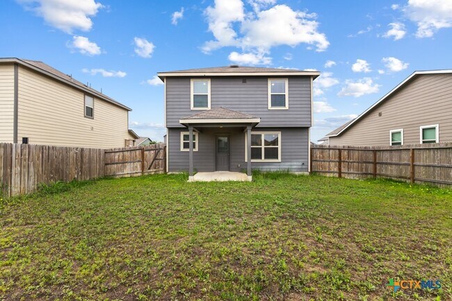 Building Photo - 2432 Ayers Dr