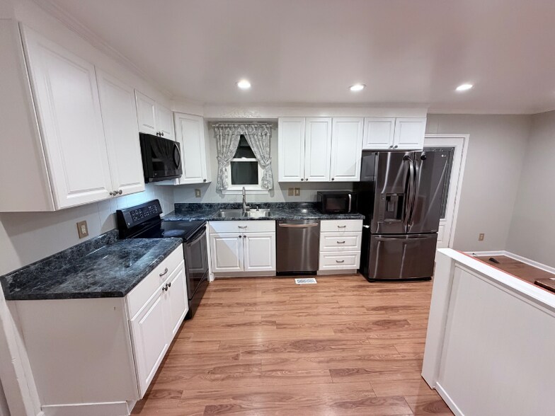 Building Photo - 217 Ridgecrest Dr