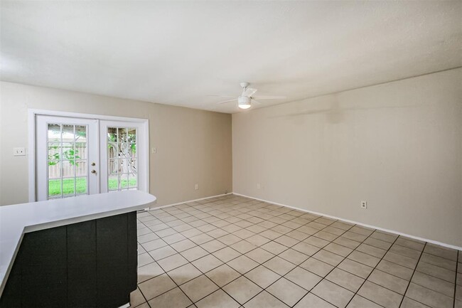 Building Photo - 6615 Blue Ridge Dr