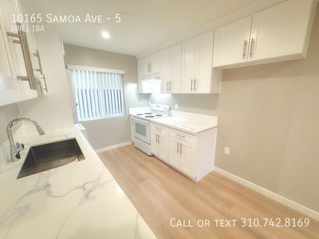 Building Photo - 10165 Samoa Ave