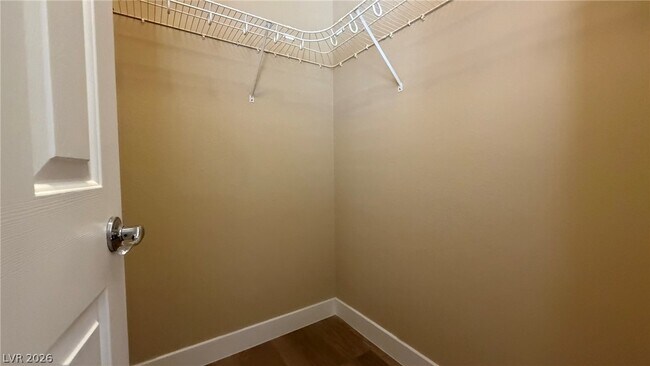 Building Photo - 6451 Parrot Ridge Ct