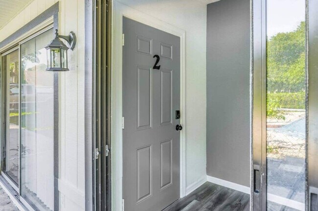 Building Photo - 2301 Carlton Dr