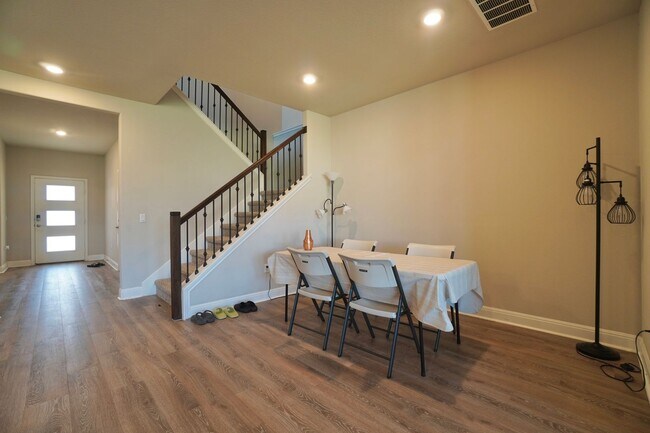 Building Photo - 16716 Casa Anna Dr.