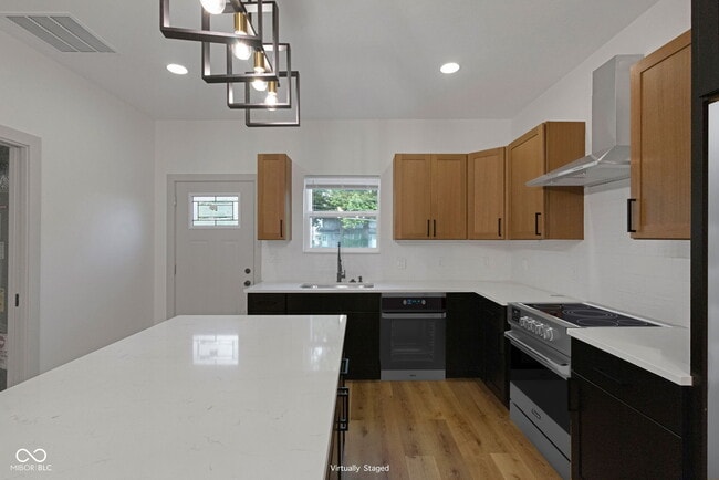 Building Photo - 35 S Bradley Ave