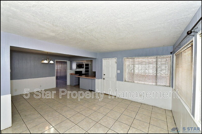 Building Photo - 5613 Creston Ave