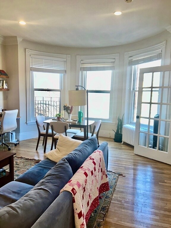 Building Photo - 473 Beacon St