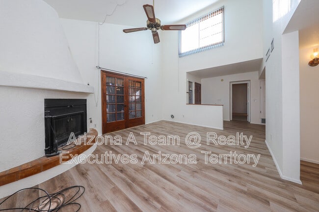 Building Photo - 8271 N Oracle Rd