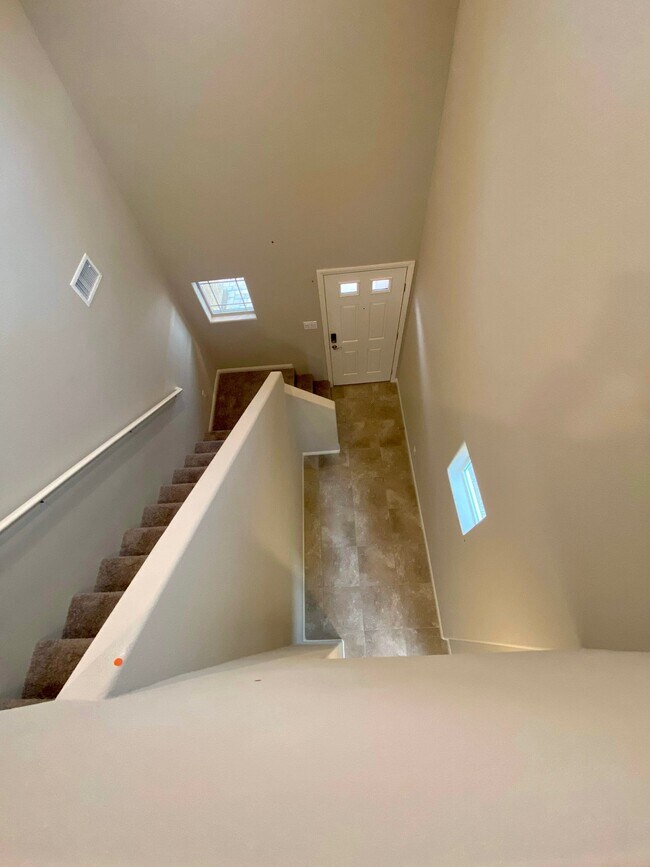 Building Photo - 3816 Antilia Ave