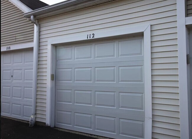 Building Photo - 1417 McClure Rd